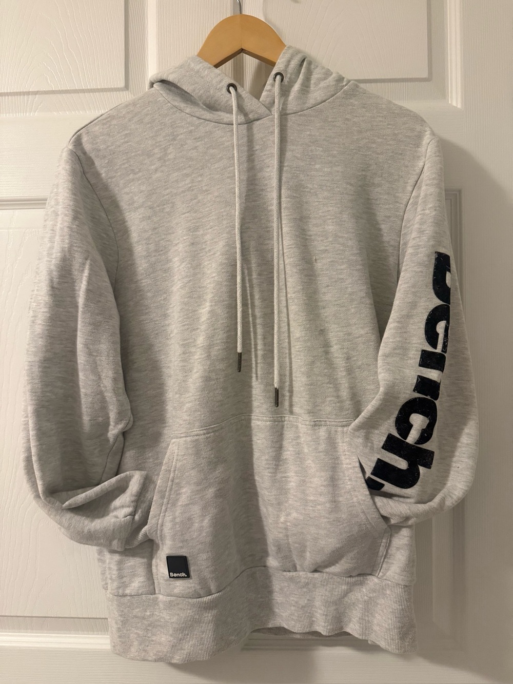 Y2K Bench Urbanwear Hoodie Grey Pullover Logo Sleeve Kangaroo Pocket Medium